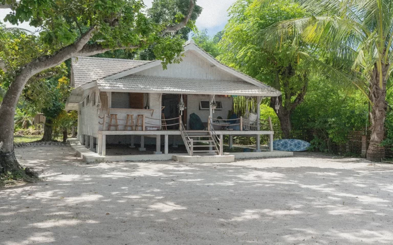 scar-reef-west-sumbawa-white-house